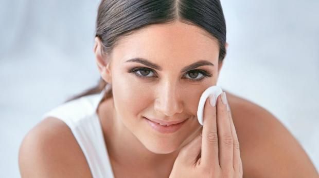 طرق حماية البشرة من أشعة الشمس الضارة خلال فصل الصيف.. طبقيها فورا