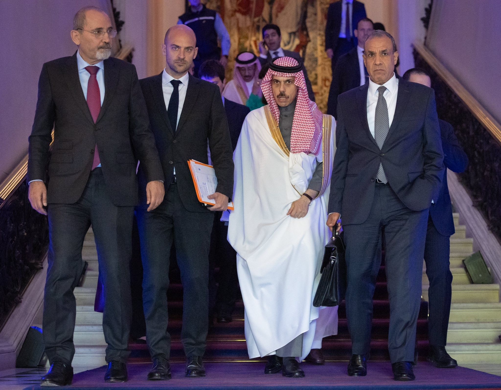 بالصور: 3 وزراء خارجية عرب يناقشون في باريس جهود إنهاء حرب غزة