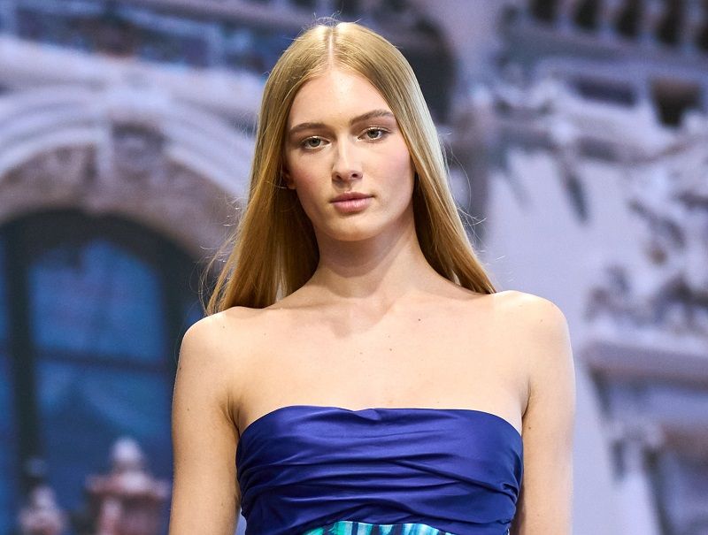 تسريحات شعر سهلة للعيد من عروض أزياء ربيع وصيف 2026.. أنوثة مبتكرة