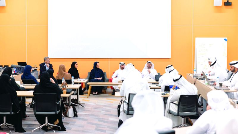 الامارات | إطلاق الدفعة السادسة لبرنامج الذكاء الاصطناعي بالشراكة مع «برمنغهام»