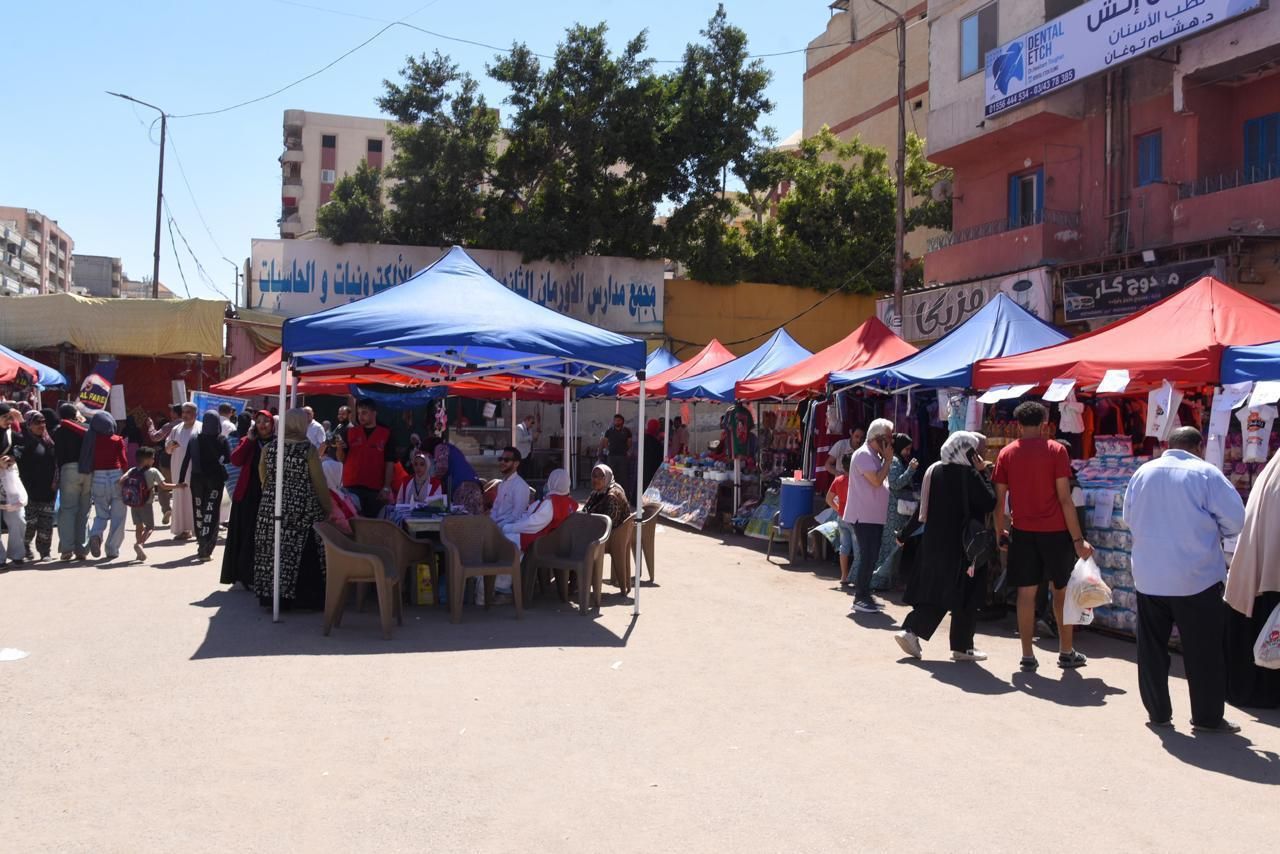 وزير التموين: إقامة نحو 10 أسواق فى جميع أحياء الإسكندرية.. صور