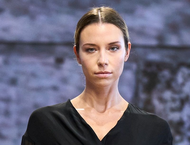 تسريحات شعر سهلة للعيد من عروض أزياء ربيع وصيف 2026.. أنوثة مبتكرة