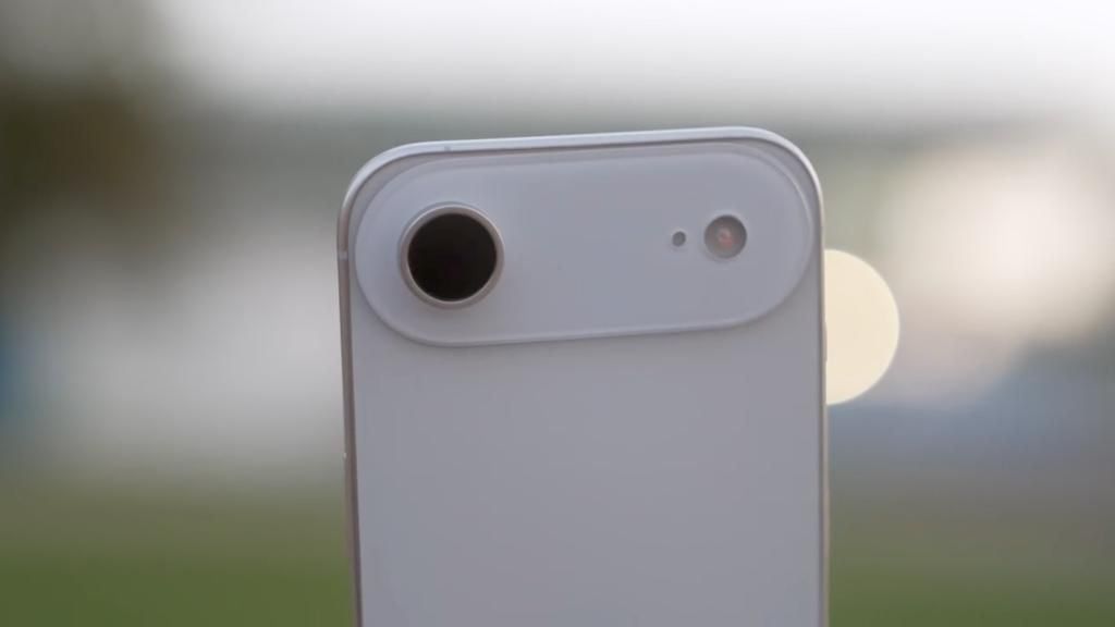 تكنولوجيا: تسريب يظهر تصميم iPhone 17 Air .. أنحف آيفون فى تاريخ أبل (صور)