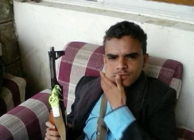 عاد لتوه من دورة حوثية.. شاب يعتدي على والده ويقتل ويصيب 2 من أشقائه في محافظة حجة