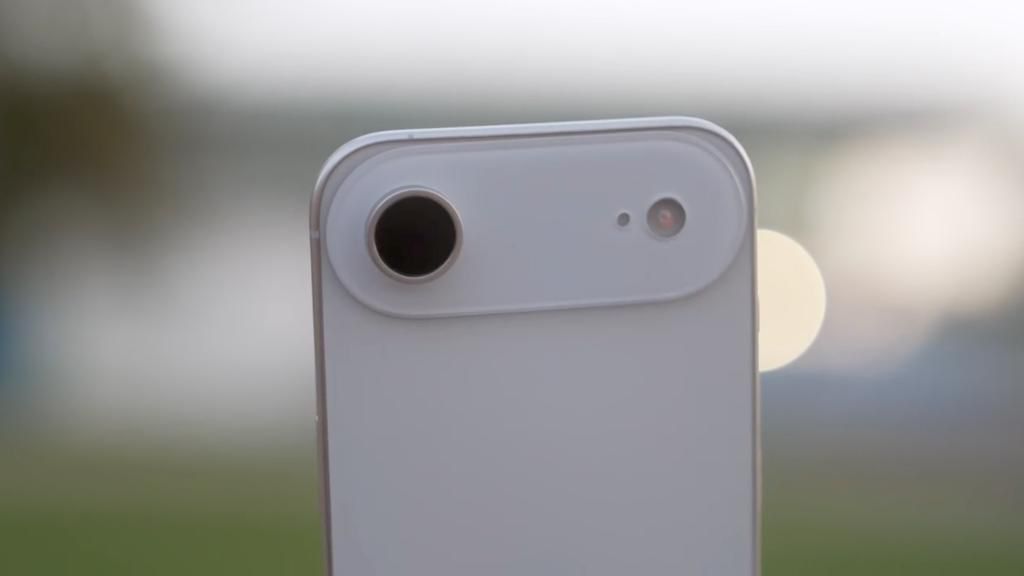 تكنولوجيا: تسريب يظهر تصميم “iPhone 17 Air”.. أنحف آيفون فى تاريخ أبل (صور)