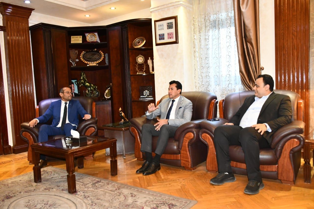 وزير الرياضة ورئيس البورصة يشهدان انطلاقة جديدة لدمج الشباب فى المنظومة الاقتصادية