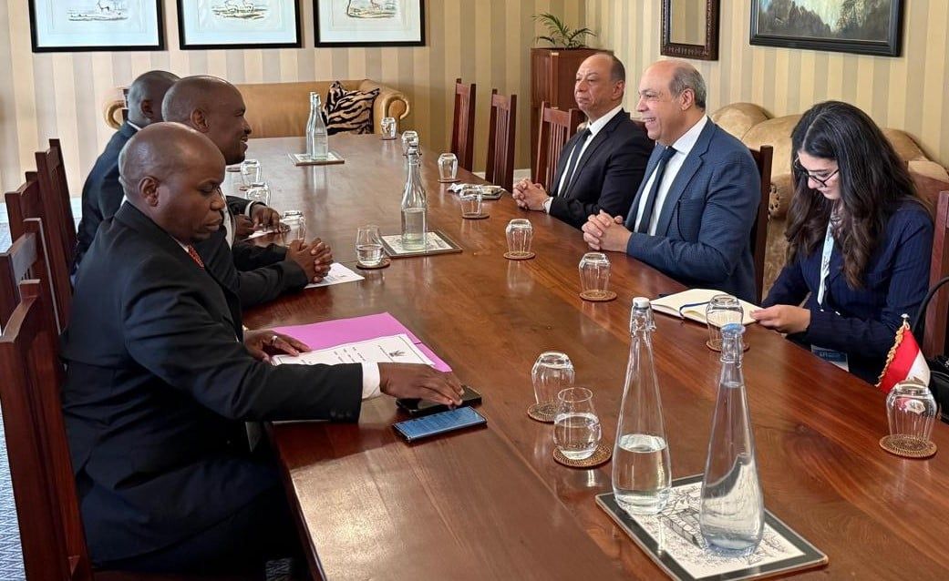 على هامش مشاركته بأسبوع الطيران.. الحفنى: مصر تلتزم بتعزيز التعاون الإقليمي في الصناعة