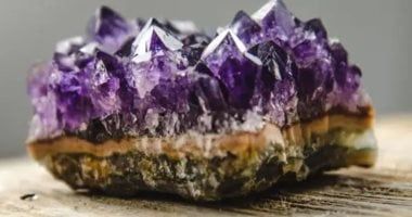 تكنولوجيا: علماء يبتكرون بلورة تكشف الملوثات فى الماء والهواء بتغيير لونها