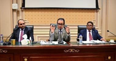 علاء عابد: قناة السويس لها مكانة خاصة لدى المصريين ..وليس لها بديل فى العالم