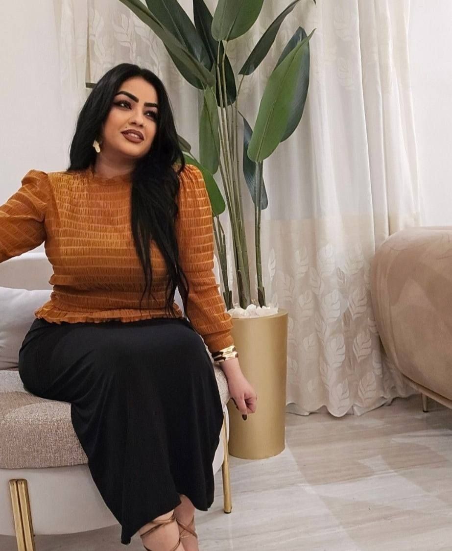 (أعمل بذكاء وليس بجهد) حسناء الفن السوداني أفراح عصام تبهر جمهورها بجلسة تصوير جديدة