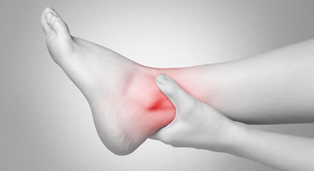 بعد سقوطها.. ما هي إصابة الإعلامية إيمان رياض ومدة الشفاء؟