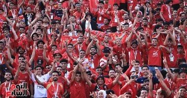 شاهد جماهير الأهلى تشعل أجواء استاد القاهرة قبل مواجهة فاركو بليلة حسم الدورى