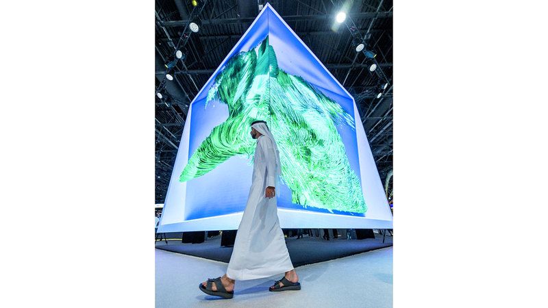 الامارات | تكوينات فنية من تعابير وجوه جمهور «قمة الإعلام العربي»