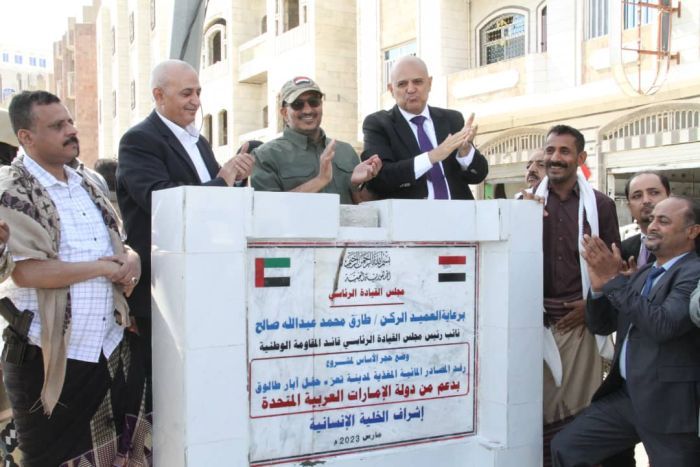 عاجل : رئيس الحكومة الجديد "بن بريك " يفاجئ الجميع ويصدر توجيهات طارئة لهذا المسؤول ويطالب بسرعة التنفيذ