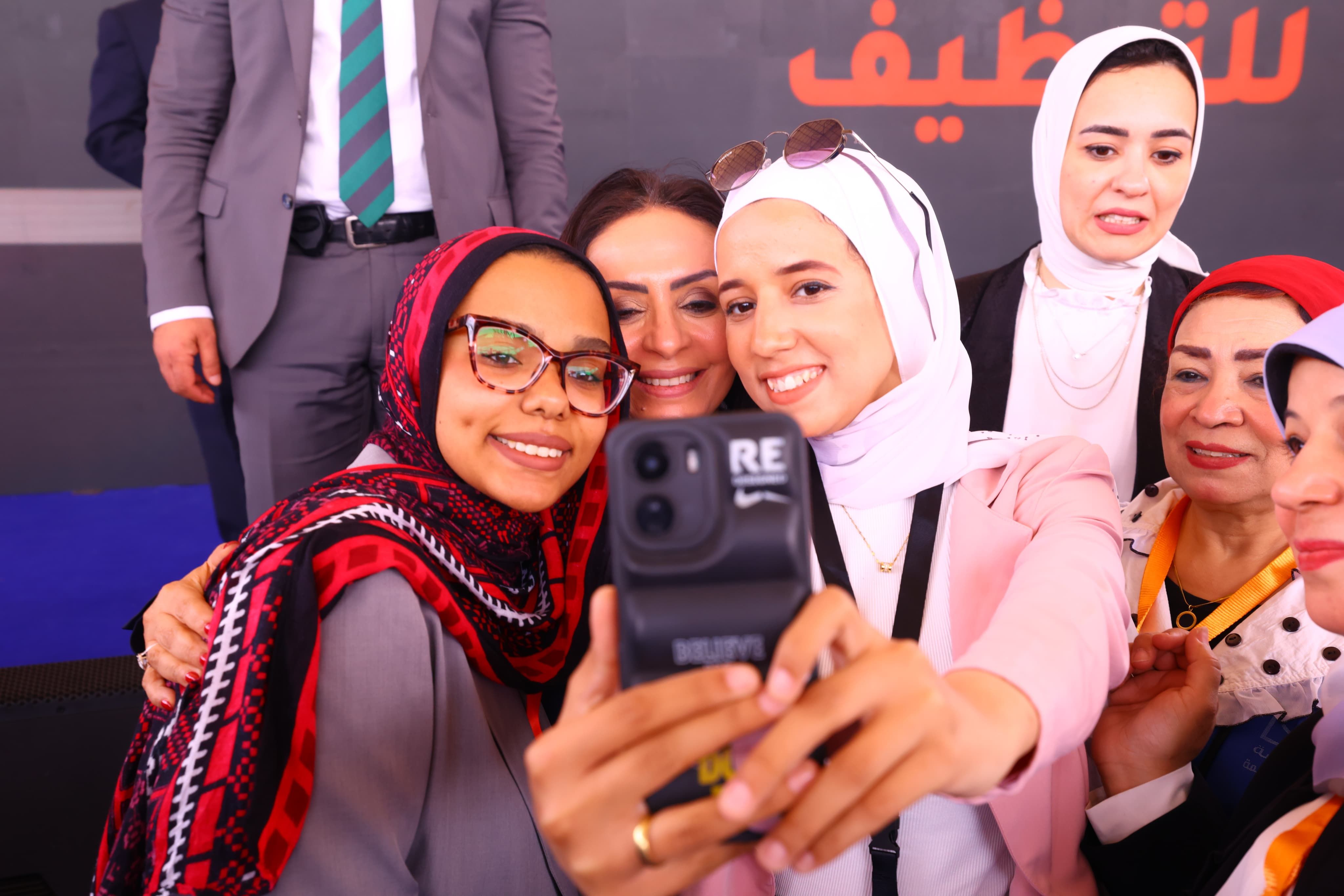 وزيرة التضامن تفتتح ملتقى "فرصة حياة" لتوفير 7000 فرصة عمل.. صور