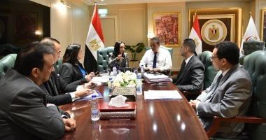 وزير الصحة يناقش خطوات تنفيذ تكليفات الرئيس السيسي بزيادة فصول الحضانات