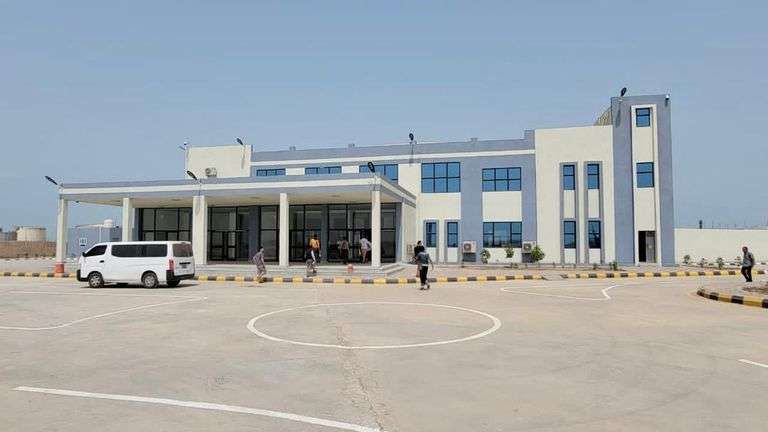 عاجل : بعد ساعات من قصف مطار صنعاء ...اليمنية تفاجئ الجميع وتعلن عن قرب تشغيل مطار جديد