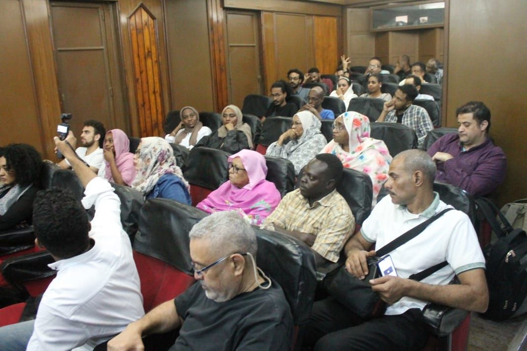 حضور كبير في عرض وندوة فيلمي "طنين" و"فرقة الأمل" بمركز الثقافة السينمائية