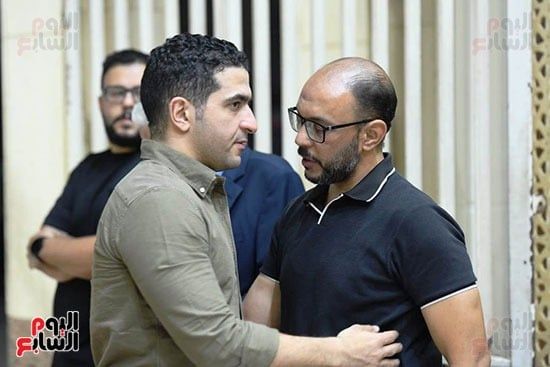 السيناريست إياد صالح يتلقى واجب العزاء فى والده بحضور المقربين