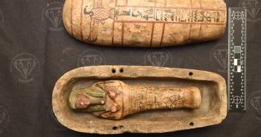 وزارة السياحة والآثار تتسلّم سبع قطع أثرية مستردة من فرنسا.. صور