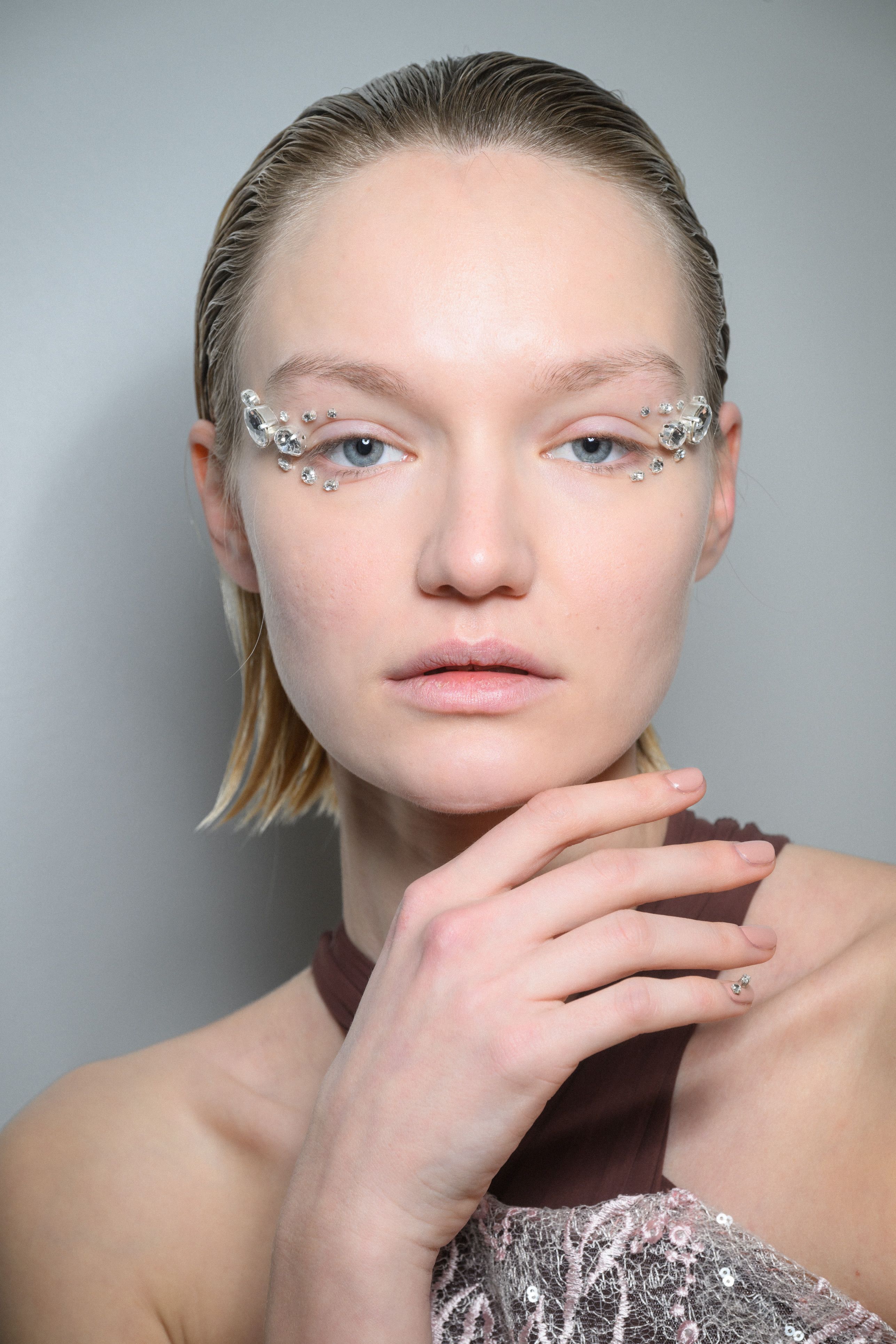 كيف تنسقين المناكير مع ملابس العيد؟ إطلالتك مكتملة بلمسة أنثوية