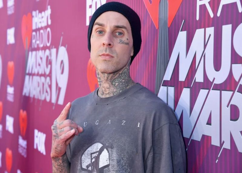 أحمد سعد يزيل التاتو عن ذراعه.. تعرف على النجوم من مهاويس الوشم