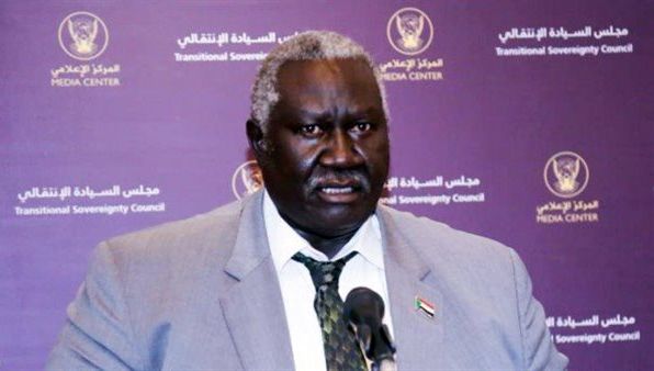عقار يدعو موسيفيني للعب دور فاعل في دعم استقرار السودان