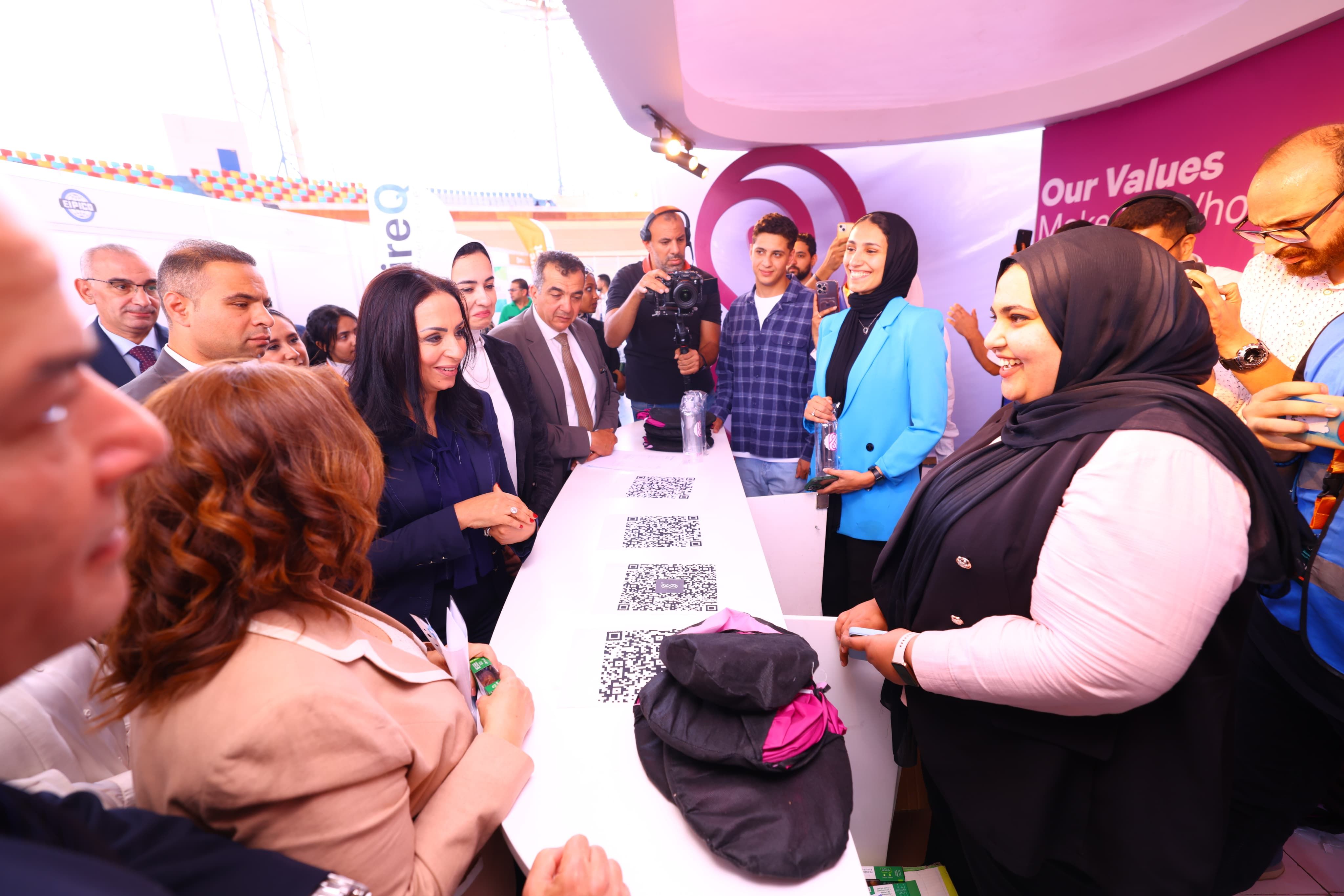 وزيرة التضامن تفتتح ملتقى "فرصة حياة" لتوفير 7000 فرصة عمل.. صور
