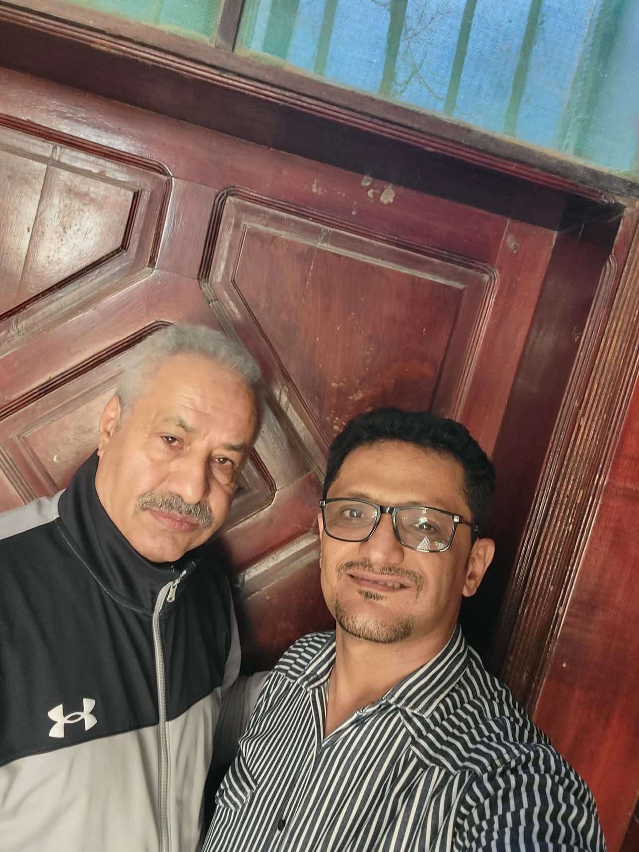 رئيس اكبر بنك حكومي بعدن يشيد ببنك كبير قدم خدمة مميزة