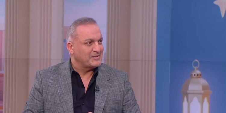 إبنة طوني كيوان تشاركه الغناء على المسرح بحفل تخرجها