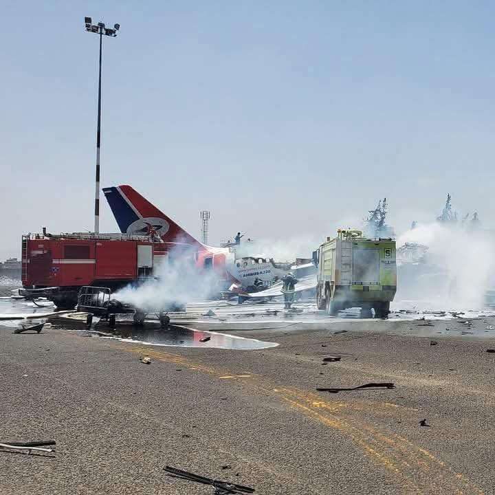 قبل استهدافها وإحراقها بغارة إسرائيلية...تهديد حوثي منع "الشرعية" من استعادة "الطائرة الأخيرة" من قبضة الحوثيين