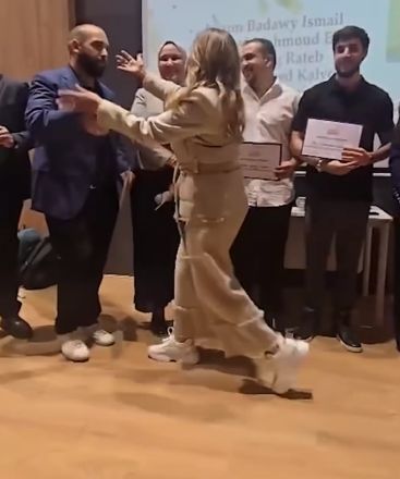 ليلى علوى تحتفل بنجاح ابنها فى مشروع التخرج: أسعد يوم فى حياتى وفخورة بيك