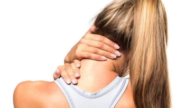 نصائح لمرضى غضروف الرقبة.. احذر هذه الممارسات لتجنب زيادة الألم