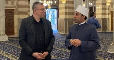 عمرو الليثي يستأنف تصوير برنامجه بعد خروجه من المستشفى