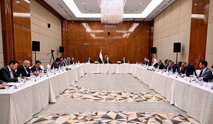 هذا ما قاله الرئيس العليمي في كلمة عربية موحدة أمام السفراء العرب لدى موسكو