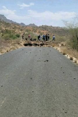 مصدر وسيط: طريق عدن صنعاء عبر الضالع سيفتح أمام السيارات فعلياً السبت او الاحد بعد إصلاحه