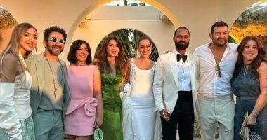 أحمد حلمي ومنى زكي وعمرو يوسف وكندة علوش في زفاف أمينة خليل.. صور جديدة