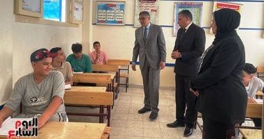 محافظ الجيزة يتفقد لجان امتحانات الشهادة الإعدادية بمدارس بولاق الدكرور.. صور