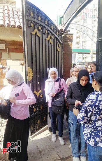 بدء امتحان اللغة العربية لطلاب الشهادة الإعدادية فى الجيزة