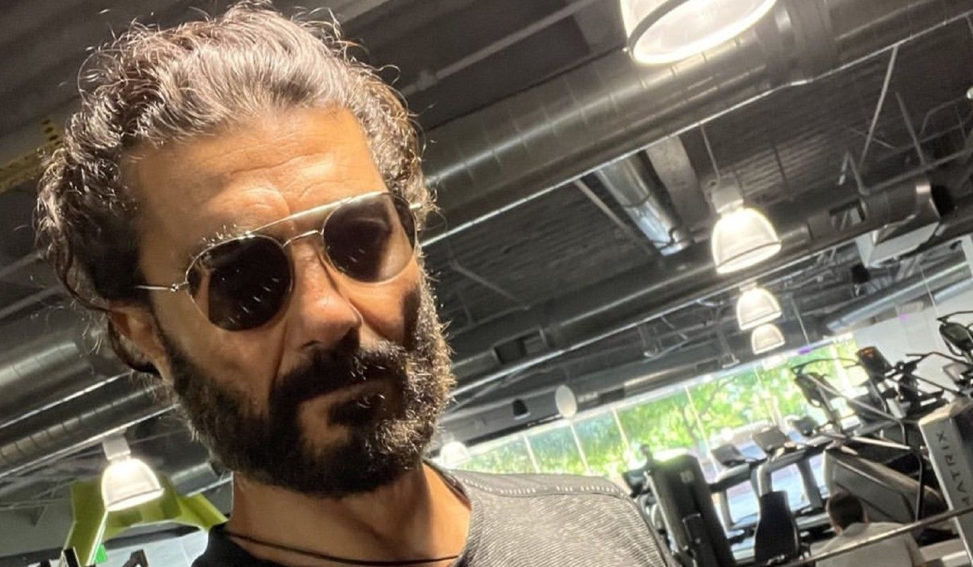 خالد النبوي يحتفل بخطوبه نجله في حفل بسيط بحضور الأصدقاء