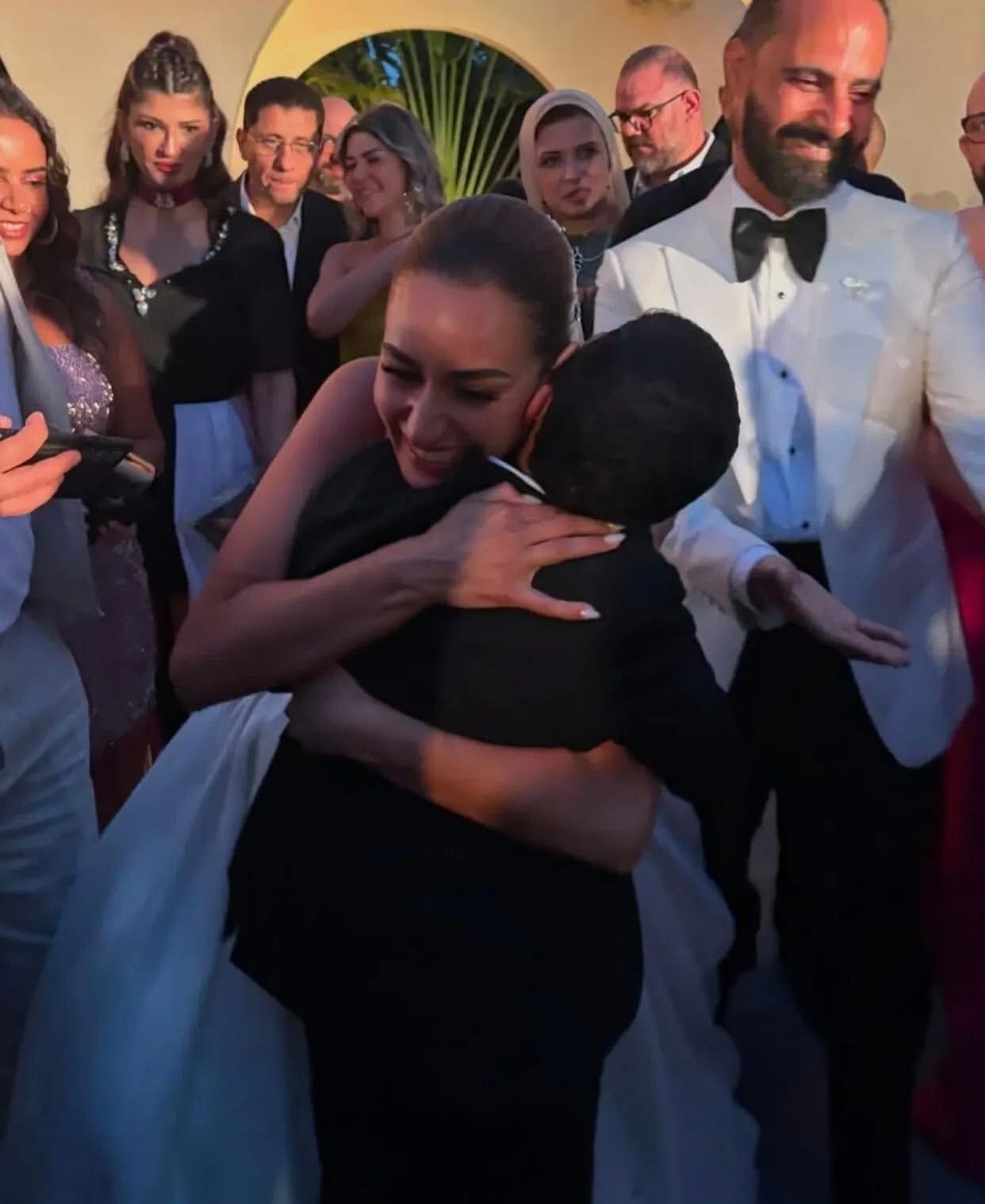 علي البيلي بطل مسلسل "لام شمسية" يحضر حفل زفاف أمينة خليل