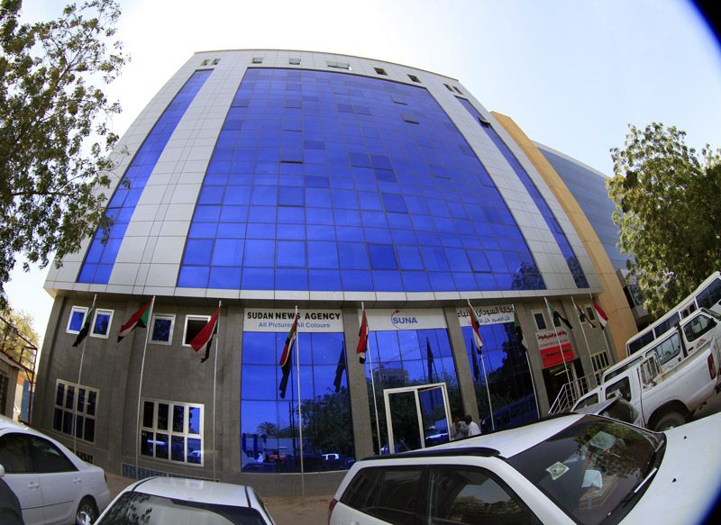 وفد من وزارة الإعلام يزور وكالة السودان للأنباء للوقوف على الأضرار التي لحقت بها