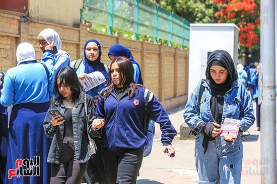 بدء امتحان اللغة العربية لطلاب الشهادة الإعدادية فى الجيزة