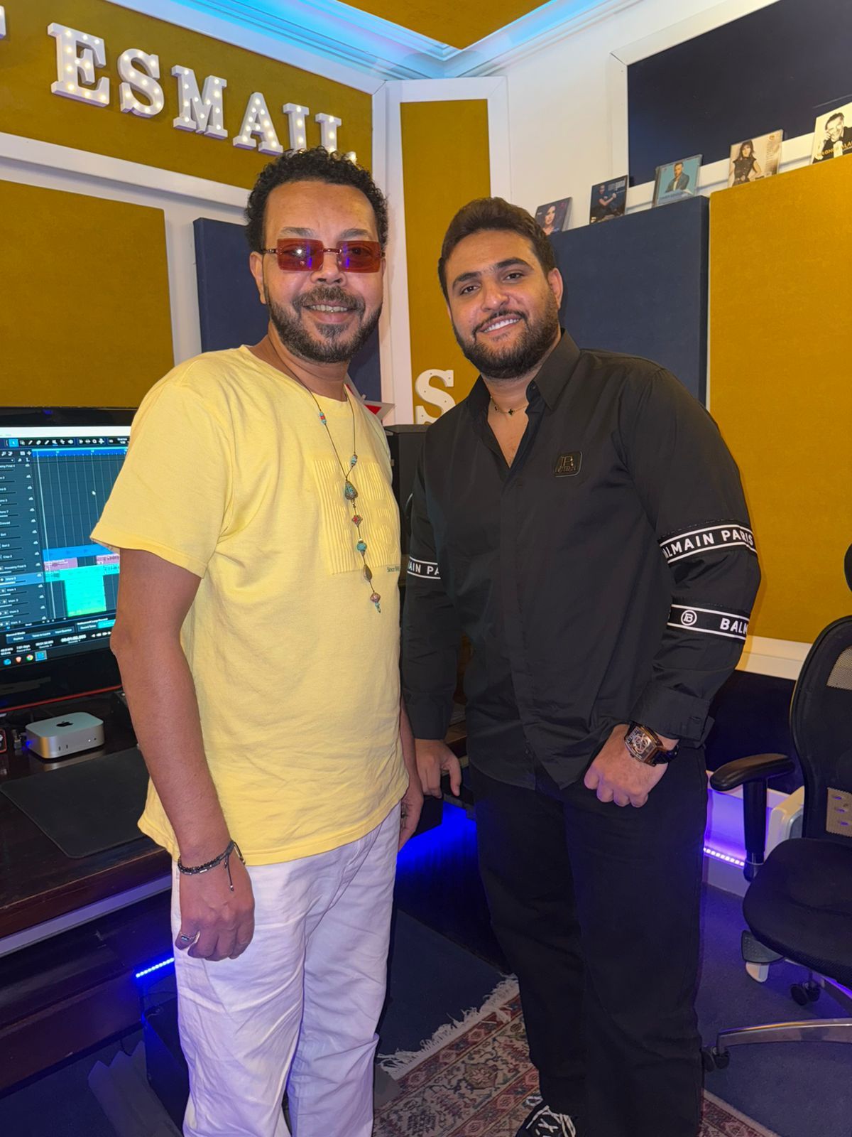 محمود الحسيني يعود بعد غياب بأغنية "ناس للبيع" مع أحمد الحصري ويطرحها قريبًا