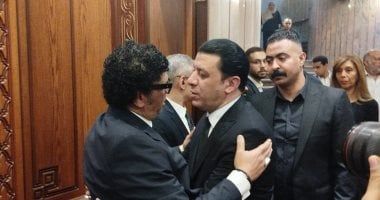 مصطفى كامل وأنوشكا ونادية مصطفى وتامر عبد المنعم فى عزاء والد رئيس الأوبرا