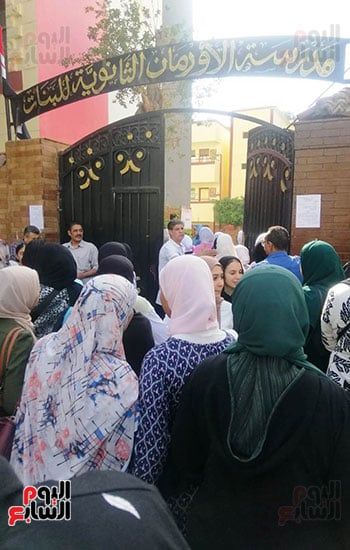 بدء امتحان اللغة العربية لطلاب الشهادة الإعدادية فى الجيزة