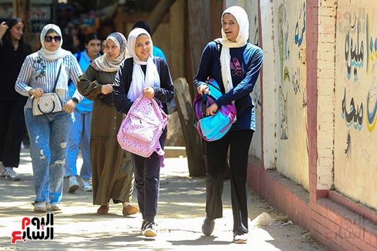 بدء امتحان اللغة العربية لطلاب الشهادة الإعدادية فى الجيزة