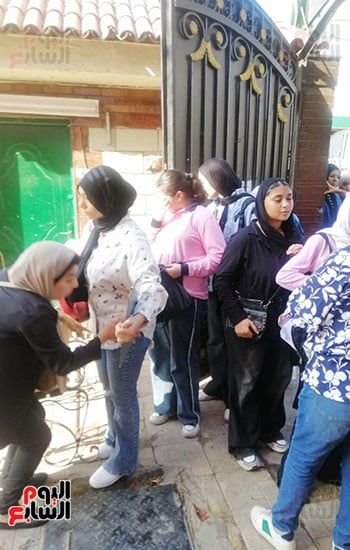 بدء امتحان اللغة العربية لطلاب الشهادة الإعدادية فى الجيزة