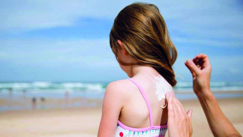 الامارات | نصائح لحماية طفلك من الحروق الشمسية خلال الصيف