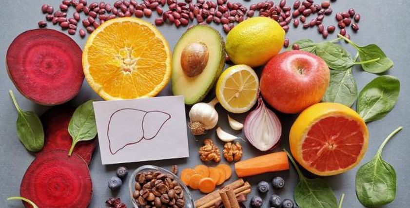 من غير أدوية ولا أعشاب.. أقوى 8 فواكه تنظف جسمك من الداخل